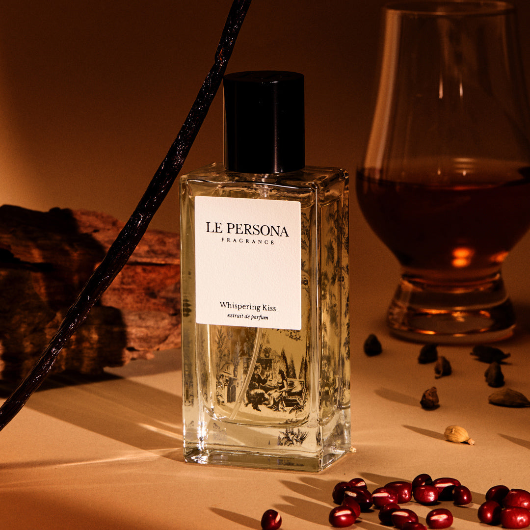 Le Persona Scene 3: Whispering Kiss Extrait de Parfum | Cognac